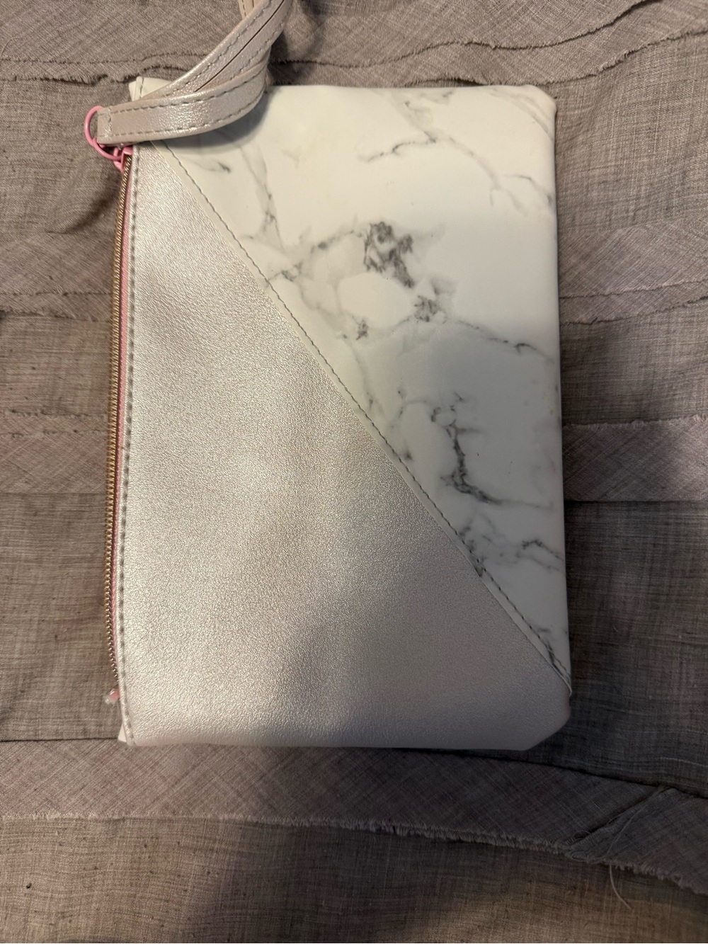 ipsy Marble & Metallic Diagonal Wristlet - White, Silver
